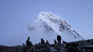 Everest Dağı: Dünyanın zirvesinde bir efsane