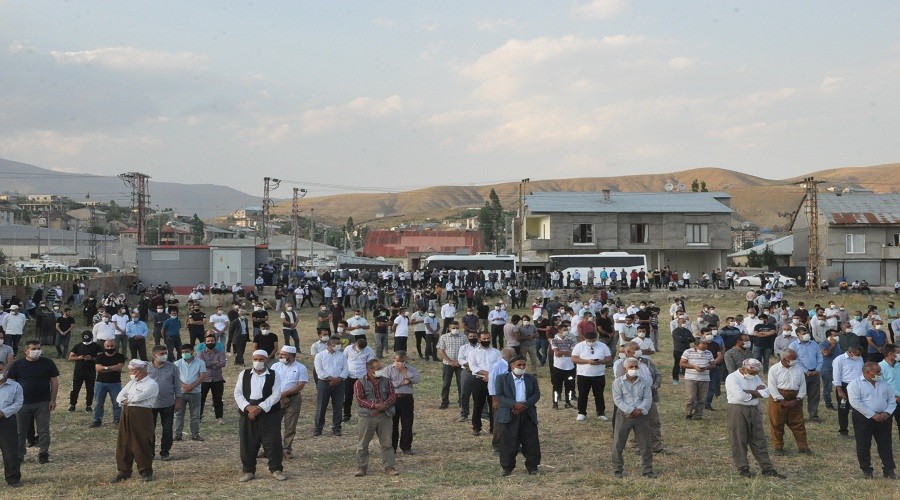 Evlilik hazırlığındaydılar yan yana toprağa verildiler