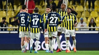 Fenerbah�e, Ba�ak�ehir'i 3 golle ma�lup etti