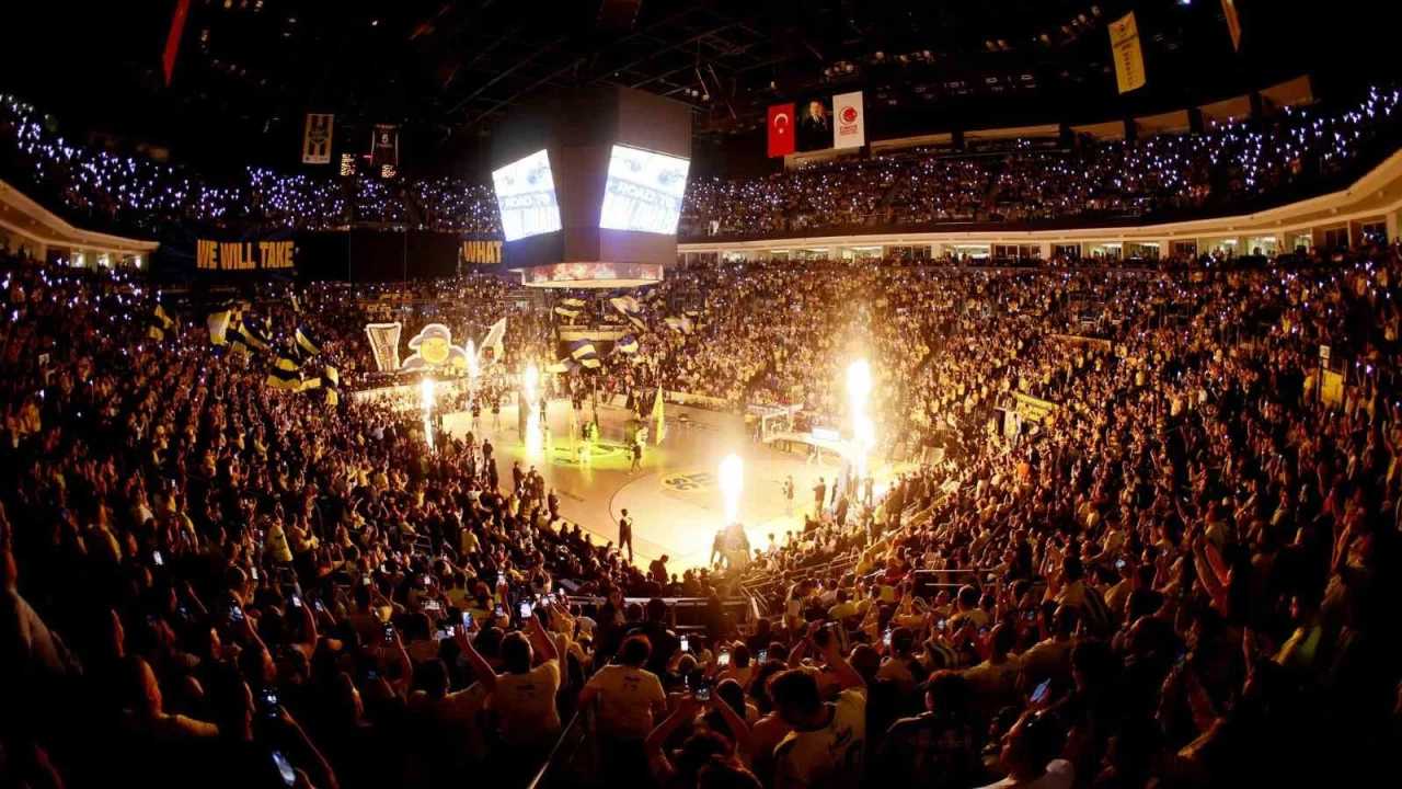 Fenerbahe Beko'dan Final Four yolunda dev adm
