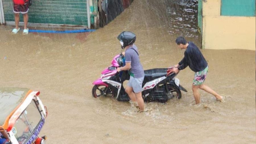 Filipinler'de sel ve toprak kaymas�: 11 �l�