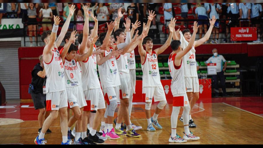 Final yolunda rakip Slovenya