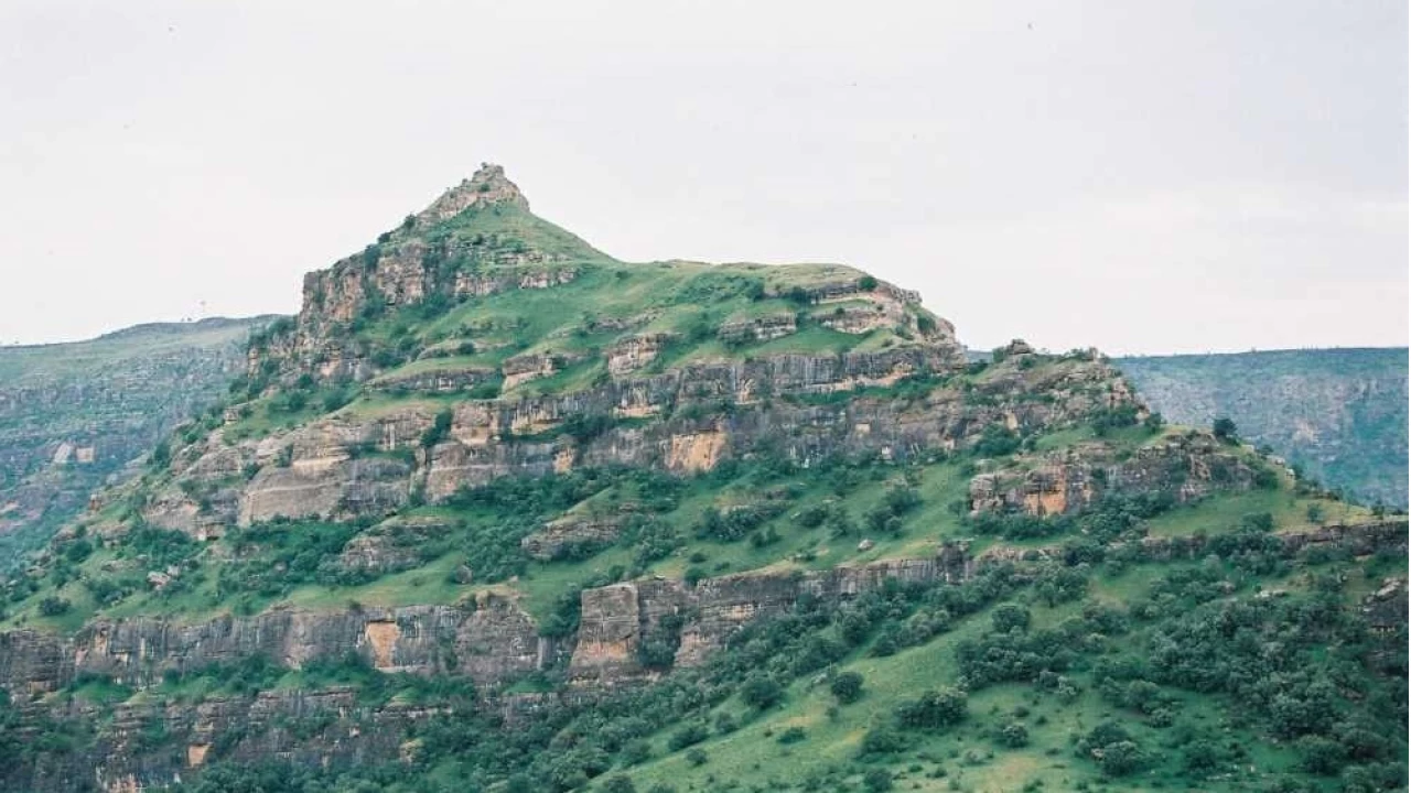 Finik Kalesi: Sarp kayalıklar üzerine kurulmuş gizemli bir yapı