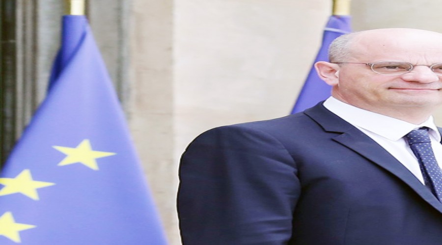Fransa öğretmen kadrosunu azaltıyor