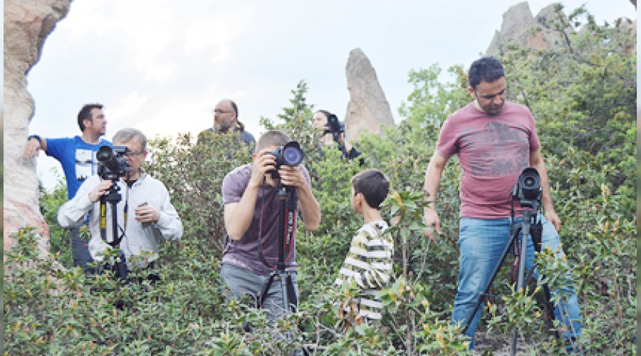 Frig Vadisi fotoğrafçıları bekliyor