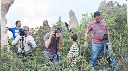 Frig Vadisi fotoğrafçıları bekliyor