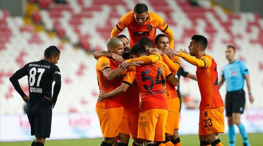 Galatasaray zirveye ortak oldu