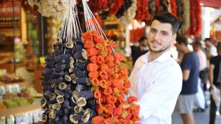 Gaziantep'te kurutmal�k sebzeler tezgahlarda yerini ald�