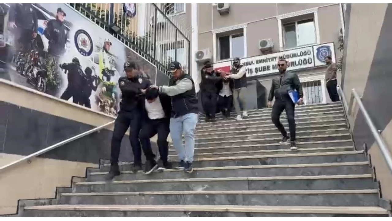 Gaziosmanpaşa'da kuyumcuyu darp edip altın ve para çaldılar: Kars'ta yakalandılar