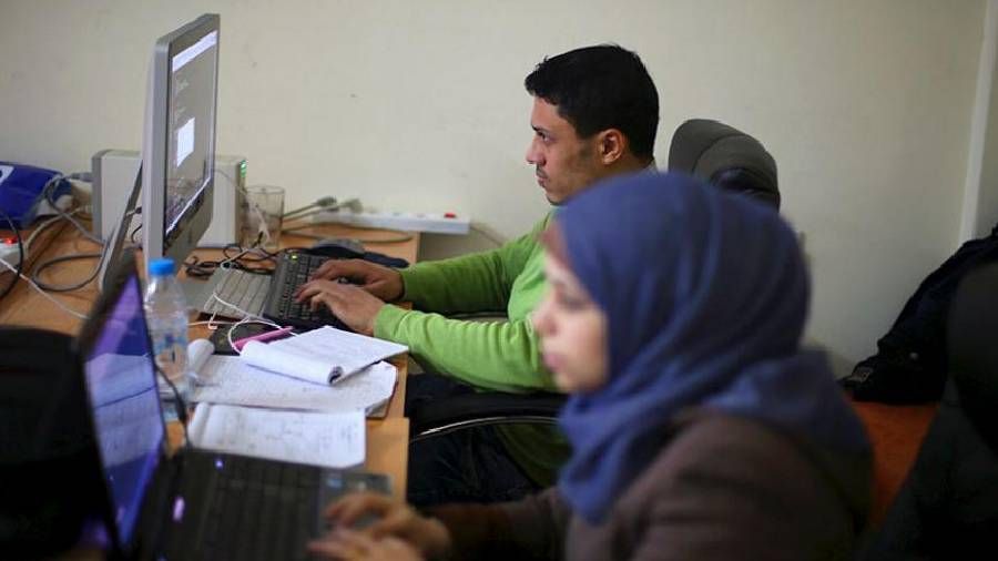 Gazze'de iletişim ve internet kademeli olarak geri döndü