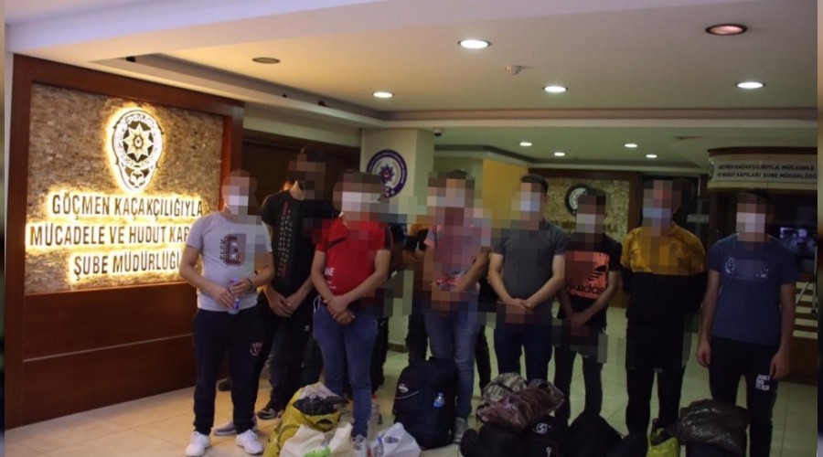 Göçmen kaçakçılığı çetesine operasyon: 22 gözaltı
