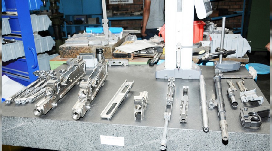 G�venlik g��lerine yerli makineli t�fek