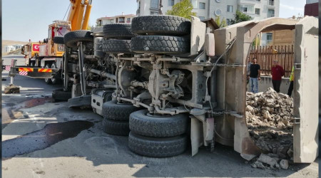 Hafriyat kamyonu 2 aracı biçti