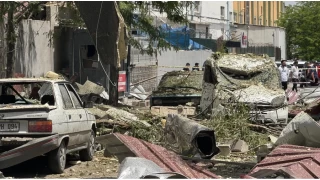Hal fabrikasnda patlama: 7 yaral