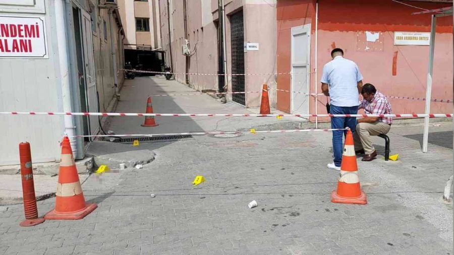 Hastane bah�esinde silahl� kavga