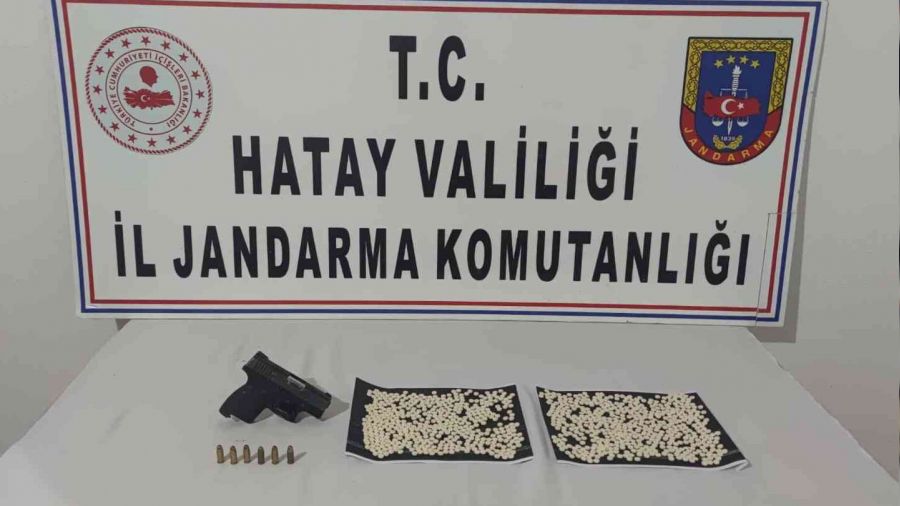 Hatay'da bin adet captagon ele geçirildi