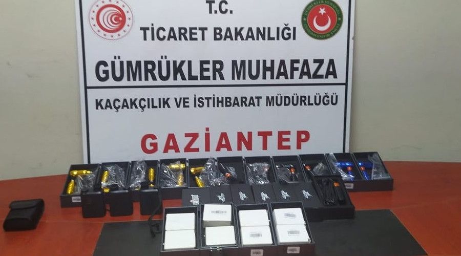 Havalimanında lazer menzil bulucu yakalandı