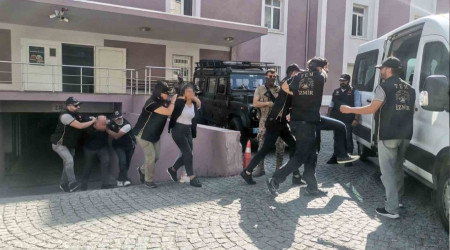 HDP İzmir il eş başkanları ve ilçe başkanı adliyede