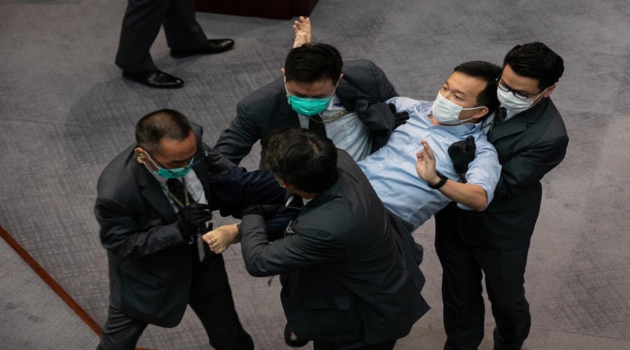 Hong Kong'da 7 muhalif milletvekiline gözaltı