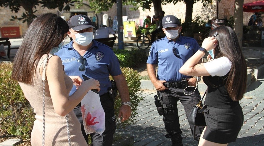Hukuku maskeye kılıf yaptı