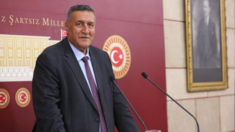 Hükümet yurt sorununu görmezden geliyor