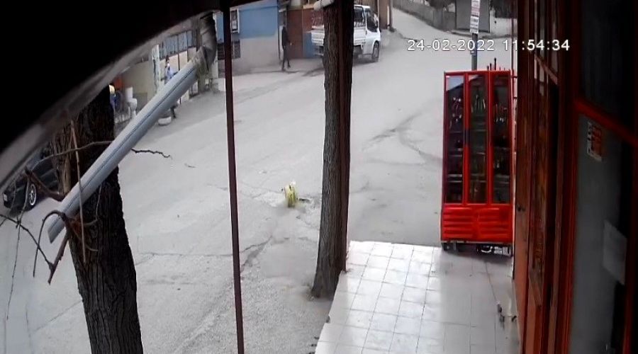 İçecek dolabı fırtınada kağıt gibi uçtu