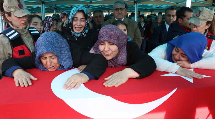 �dlib �ehitleri topra�a verildi