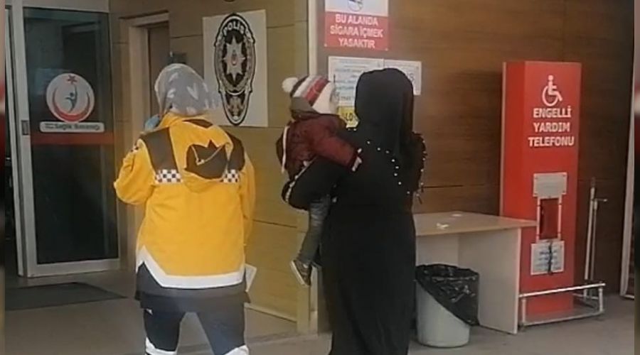 �ki adet 50 kuru� yutan bebek hastanelik oldu