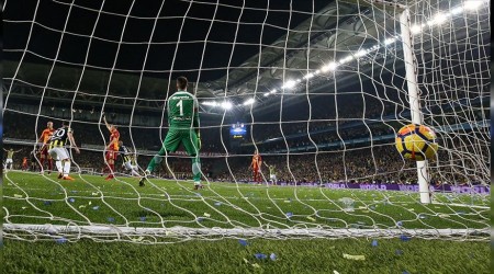 İlk golü atan yolu yarılıyor