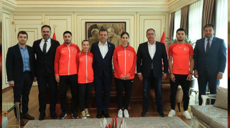 İmamoğlu, altın madalyalı sporcuları ağırladı