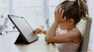 İnternetin çocuklar için sokaklardan daha tehlikeli olduğu açıklandı