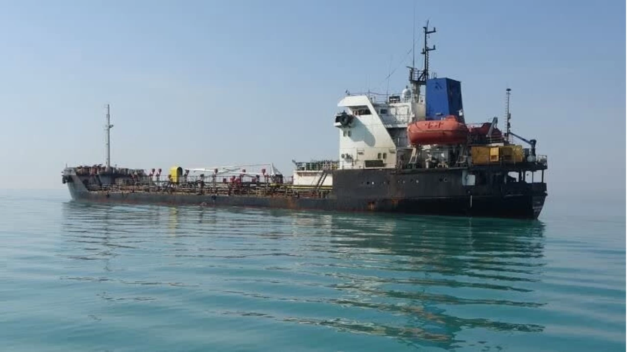 �ran, 3 milyon litreden fazla akaryak�t ta��yan 2 tankere el koydu