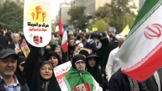 İran'da ABD büyükelçiliğinin işgalinin yıldönümü kutlandı