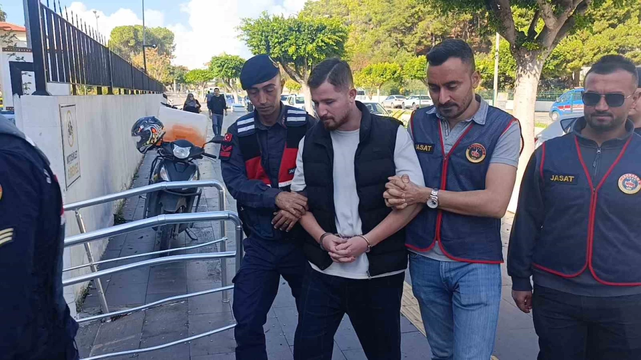 İş yerinin kasasından döviz çalan hırsız, eski çalışanı çıktı