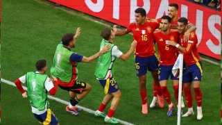 İspanyollar Almanları pes ettirdi
