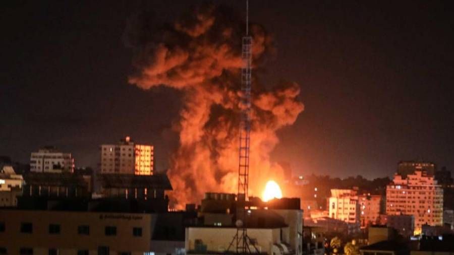 �srail ordusu, gece boyunca Gazze'yi bombalamay� s�rd�rd�