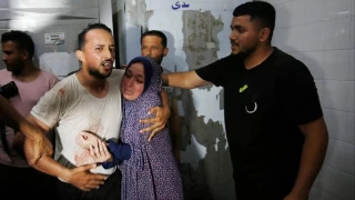 srail sava uaklar Gazze eridi'nde bir mlteci kampn bombalad