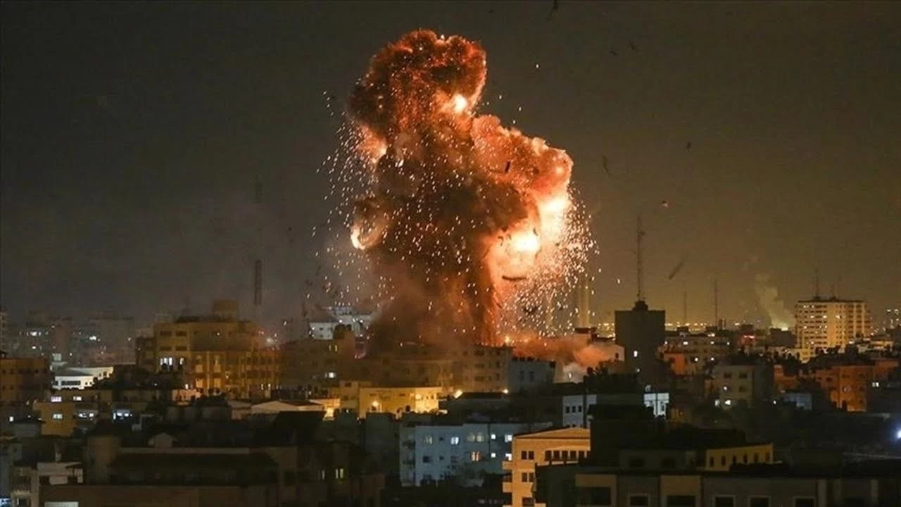İsrail uçakları, Suriye'de 17 hava saldırısı düzenledi
