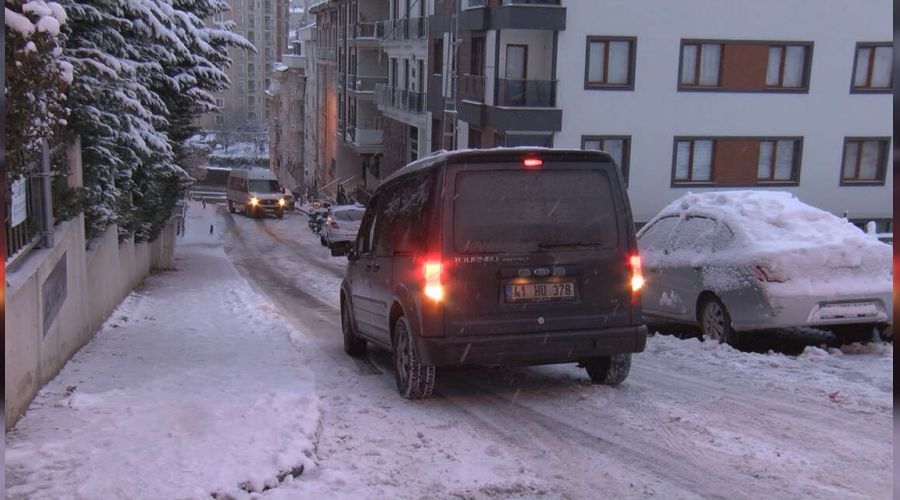 �stanbul Anadolu Yakas� da kara teslim oldu
