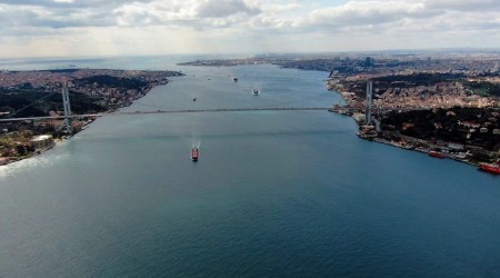 İstanbul Boğazı da sessiz ve ıssız