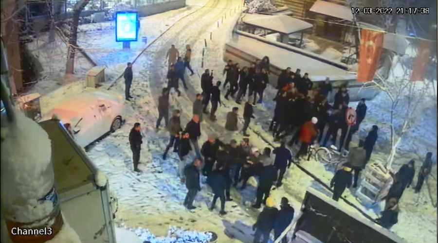 İstanbul'da kartopu savaşı silahlı kavgaya döndü: 6 yaralı