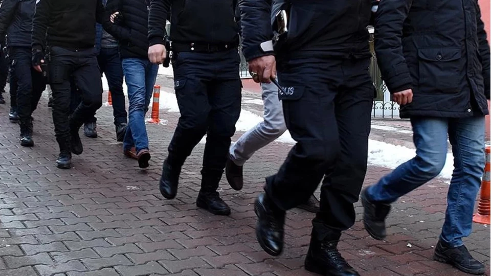 �stanbul'da 'mali m��avir' operasyonu: 21 tutuklama