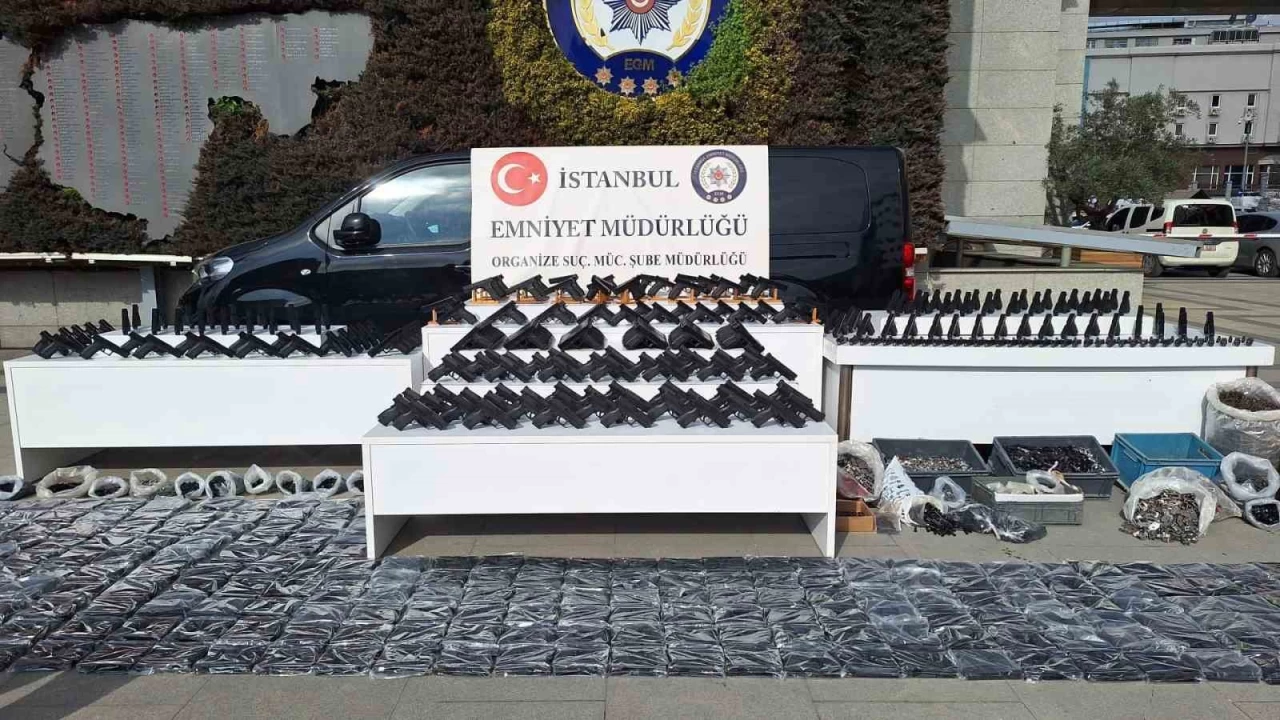 �stanbul'daki operasyonlarda 432 tabanca ele ge�irildi