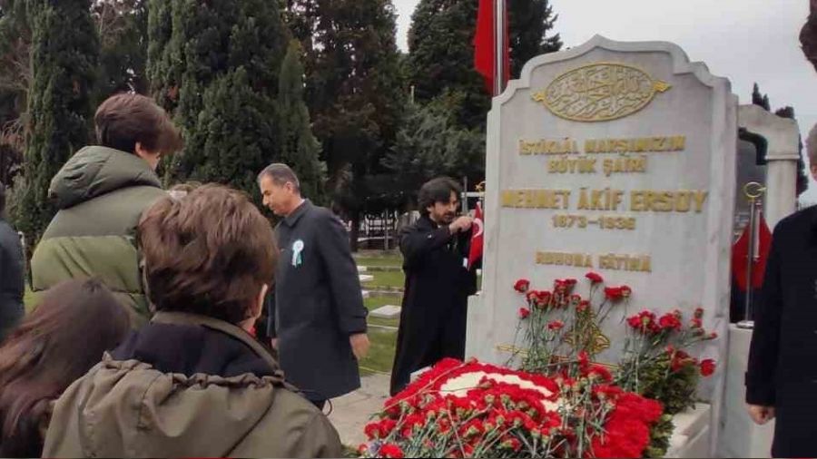 �stiklal Mar��'n�n kabul�n�n 102'nci y�l d�n�m�nde MAE an�ld�