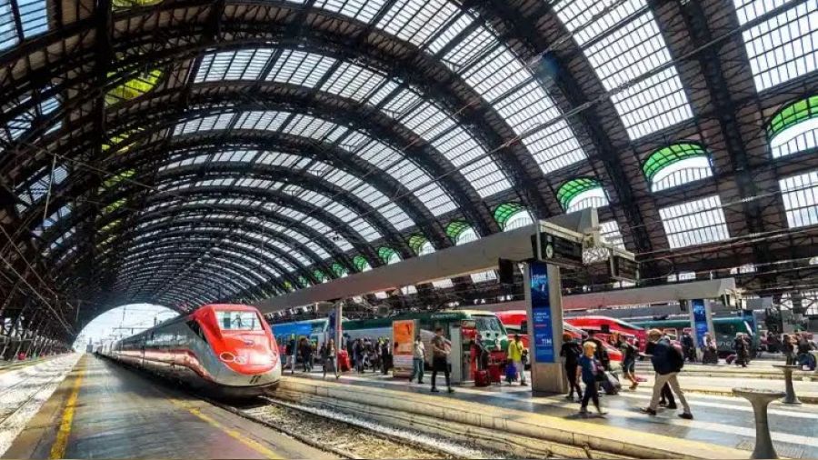 İtalya'da elektrik arızası tren seferlerini aksattı