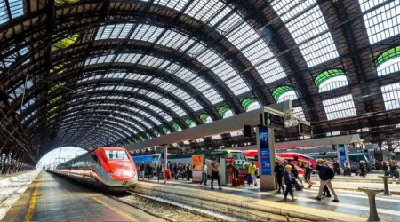 İtalya'da elektrik arızası tren seferlerini aksattı