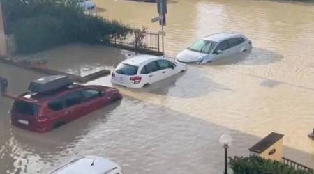 İtalya'da sel ve fırtına nedeniyle 6 kişi öldü