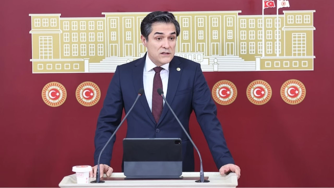 Y Parti'den sanal kumar aklamas