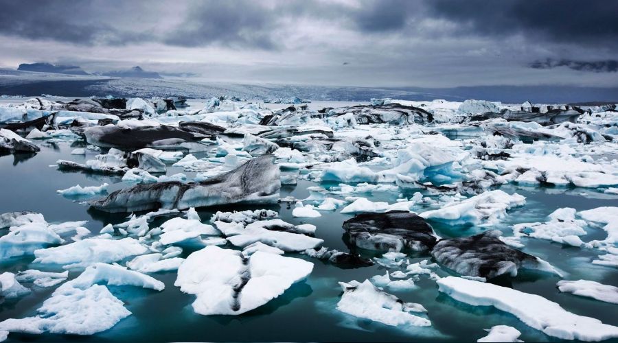 �zlanda'daki Breidamerkurj�kull buzulu h�zla eriyor