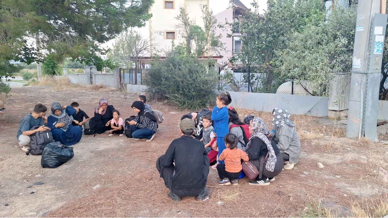 �zmir'de 46 ka�ak g��men yakaland�, 16 g��men kurtar�ld�